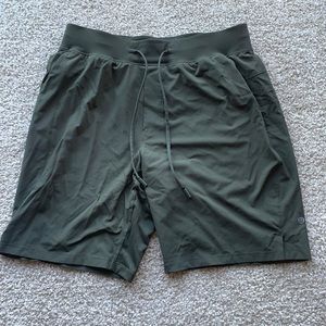Lululemon Men’s T.H.E. Linerless Short 9” Dark Olive size Large
